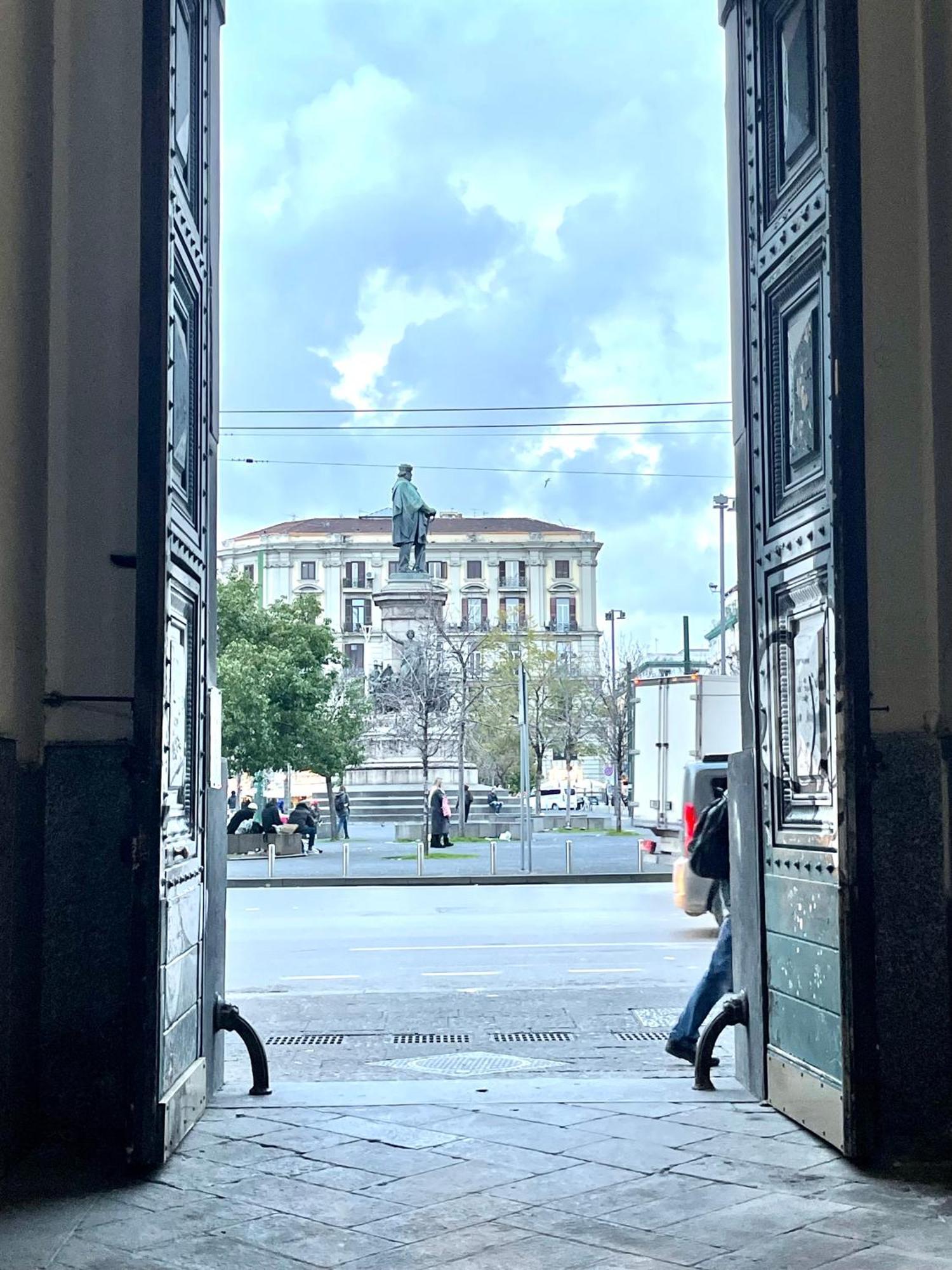House Piazza Garibaldi By Loveinthetravel Наполи Екстериор снимка